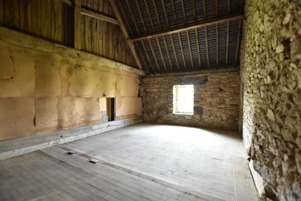 Maison en pierre à rénover – Fort potentiel d’environ 200 m² – Saint-Brice-de-Landelles 50 Normandie