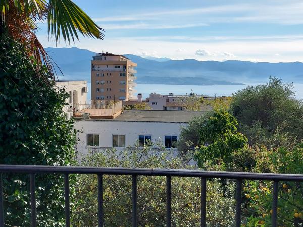 Ajaccio centre-ville maison de Maître de 320m² garage vue mer