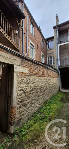 Immeuble à vendre  370 m 2   LOUHANS CHATEAURENAUD  - 71