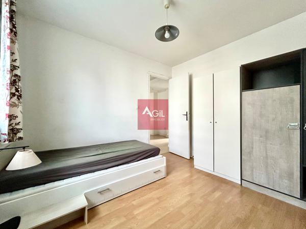 GRENOBLE - 57 rue Léon Jouhaux - T4 au premier étage avec balcon.
