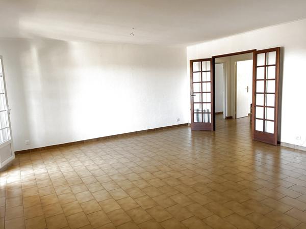 Appartement
                                                                                                                                                                                                                                                                                                                        3 pièce(s)                                                                                                                                                                                                          2 chambre(s)                                                                                                                                                                                                          85.9  m²