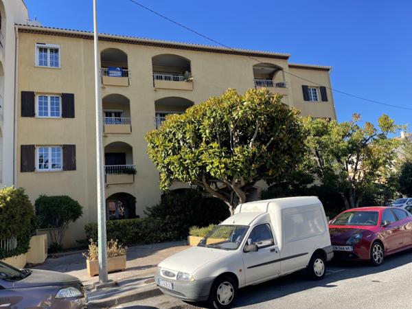 Appartement
                                                                                                                                                                                                                                                                                                                        3 pièce(s)                                                                                                                                                                                                          2 chambre(s)                                                                                                                                                                                                          85.9  m²
