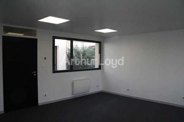 À LOUER - BUREAUX ENTIÈREMENT AMÉNAGÉS AU COUR DE GRAVELINES