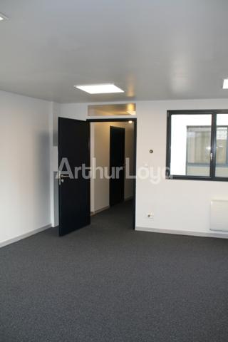 À LOUER - BUREAUX ENTIÈREMENT AMÉNAGÉS AU COUR DE GRAVELINES