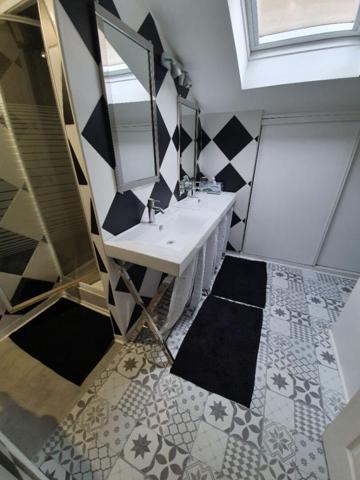 Maison de ville  4 pièce(s) 93 m2 , 3 chbres et jardin