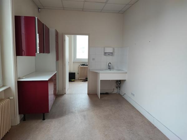 LIMOGES- Bureau à louer dans maison de santé