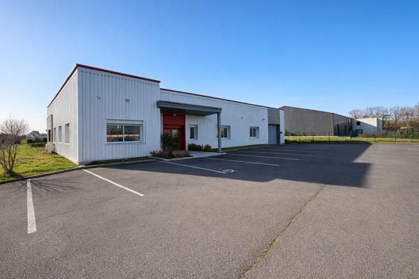 À VENDRE 462 m2 avec possibilité d'extension - Bâtiment mixte bureaux / laboratoire / atelier- ZAC des Guettes