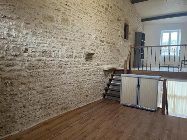 Maison à louer |  Nanteuil-en-Vallée |  2 pièces | 84 m²