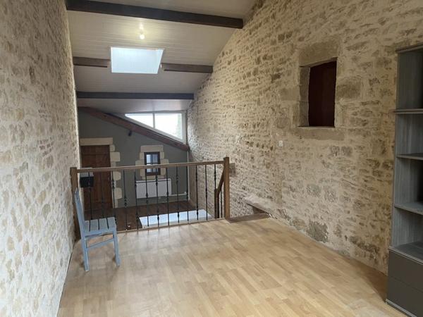 Maison à louer |  Nanteuil-en-Vallée |  2 pièces | 84 m²