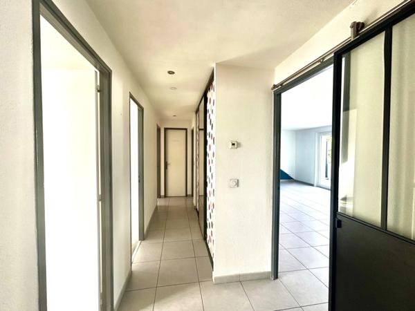 ALBERTVILLE (73) - APPARTEMENT Type 4 de 77 m2