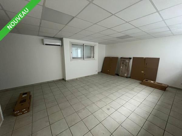 Bureaux à vendre Bourg-les-Valence plain-pied 78 m2, parking et visibilité