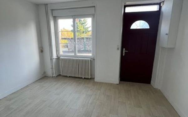 Maison à louer    3 pièces •  Rânes