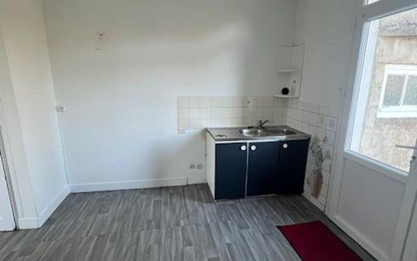 Maison à louer    3 pièces •  Rânes