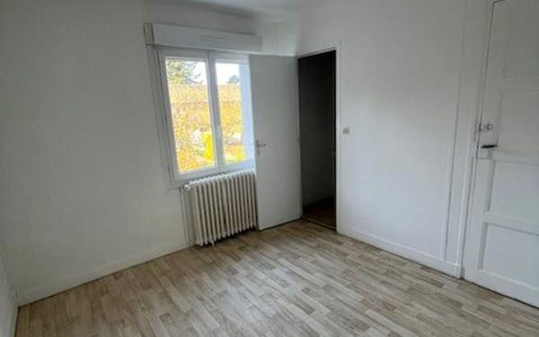 Maison à louer    3 pièces •  Rânes