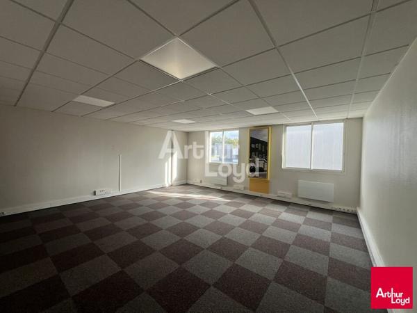 CHANTEPIE - BUREAUX A LOUER - 296 M²