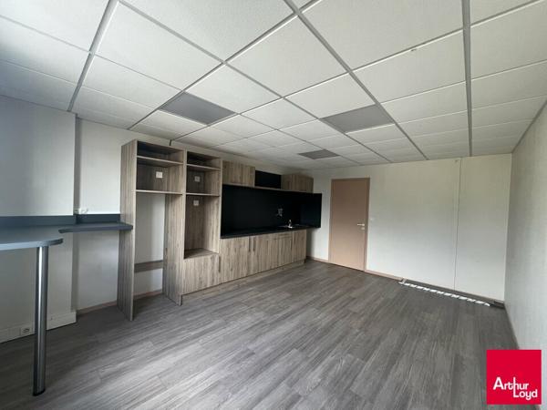 CHANTEPIE - BUREAUX A LOUER - 296 M²