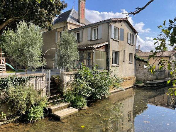 Maison Echire 6 pièce(s) 198.61 m2