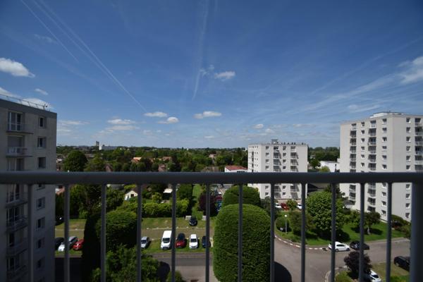Troyes 10000 : 2 pièces lumineux au 7e étage, 48,3 m²