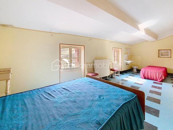 Maison de village de 263 m²