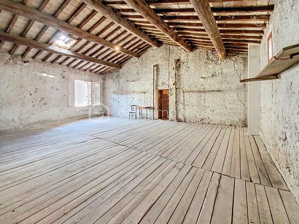 Maison de village de 263 m²