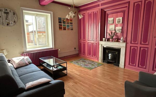 Maison à vendre    6 pièces • 169 m2 Neyron