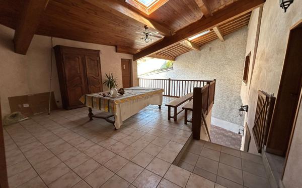 Maison à vendre    6 pièces • 169 m2 Neyron