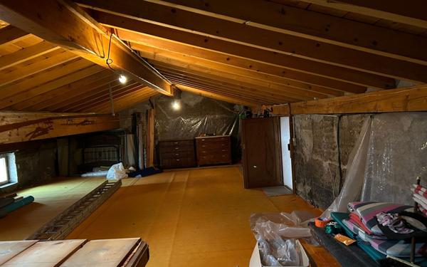 Maison à vendre    6 pièces • 169 m2 Neyron