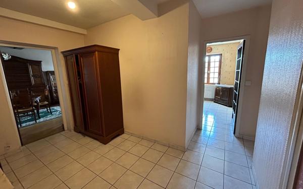 Maison à vendre    6 pièces • 169 m2 Neyron