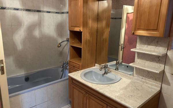 Maison à vendre    6 pièces • 169 m2 Neyron