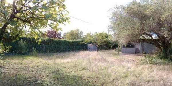 Villa T4 de 102m2 sur 1907de terrain avec 2 garages.