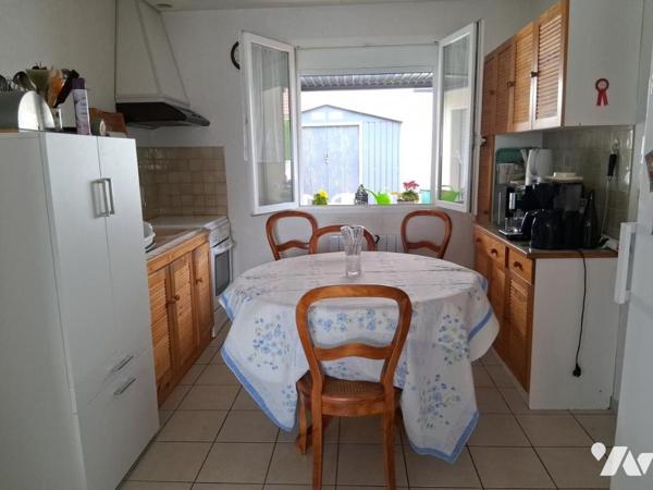 PAVILLON 3 CHAMBRES-BUREAU DE PLAIN-PIED (Garage et Abri de jardin). 