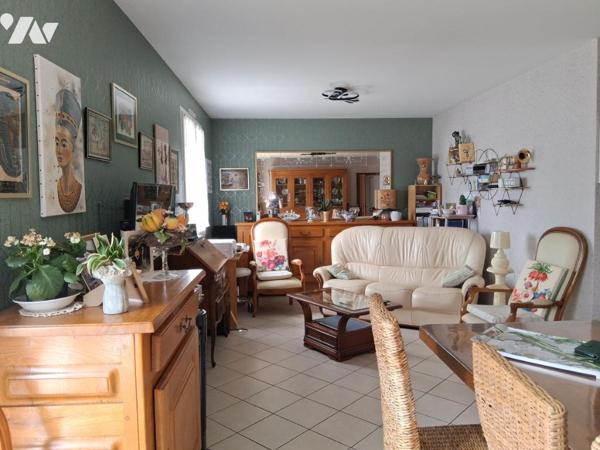 PAVILLON 3 CHAMBRES-BUREAU DE PLAIN-PIED (Garage et Abri de jardin). 