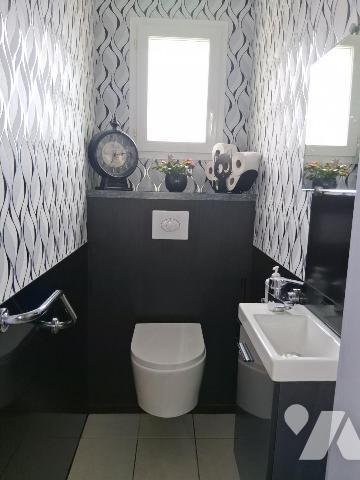 PAVILLON 3 CHAMBRES-BUREAU DE PLAIN-PIED (Garage et Abri de jardin). 