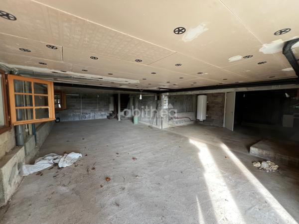 ensemble immobilier (2 maisons avec dépendances)