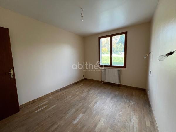 ensemble immobilier (2 maisons avec dépendances)