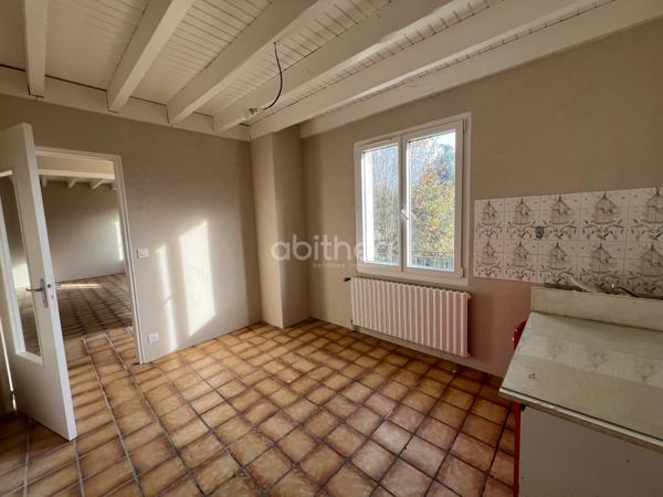 ensemble immobilier (2 maisons avec dépendances)