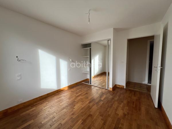 ensemble immobilier (2 maisons avec dépendances)