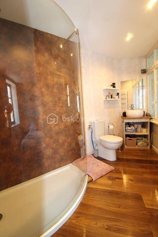 Maison en pierre de 193 m²