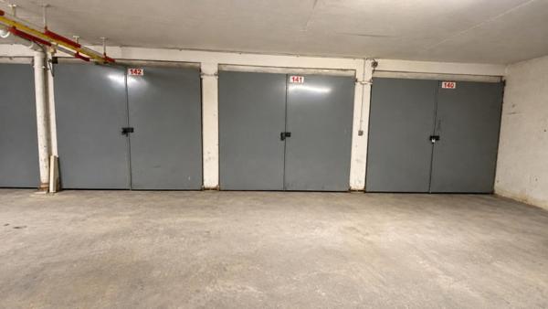 Vente / Garage / Parking à Paris (75018)