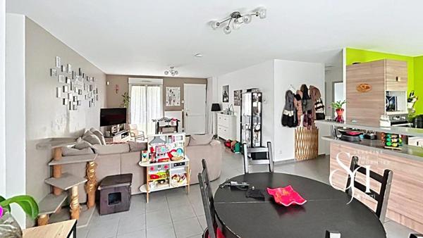 Maison en plain pied de 2015, 3 chambres et garage