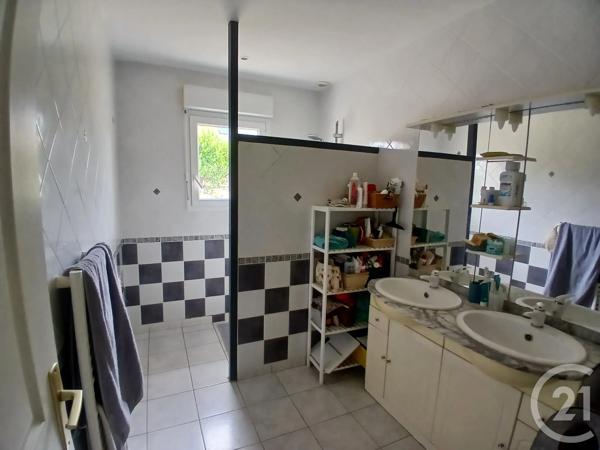 Maison à vendre  6 pièces - 122,57 m 2   GRANVILLE  - 50