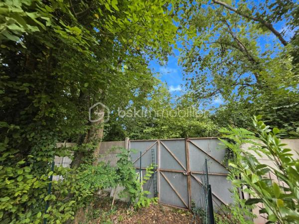 Terrain de 480,98 m²