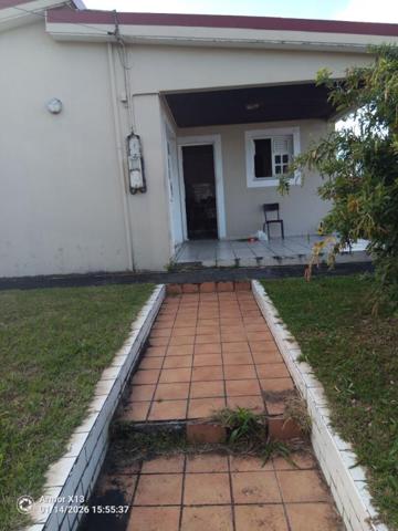 Maison  4 pièce(s) 206 m2  a basse-pointe