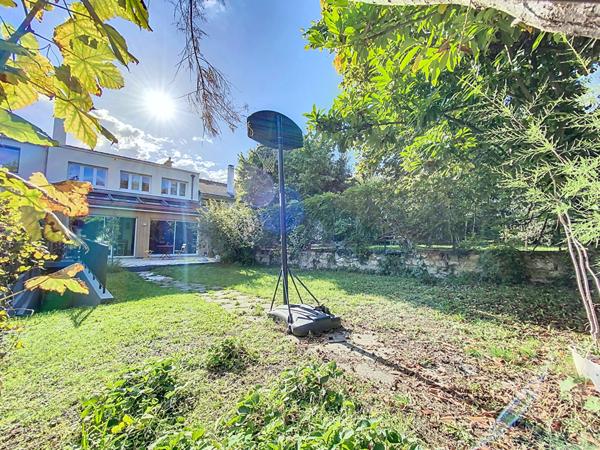 Maison Suresnes 7 pièce(s) 185 m2