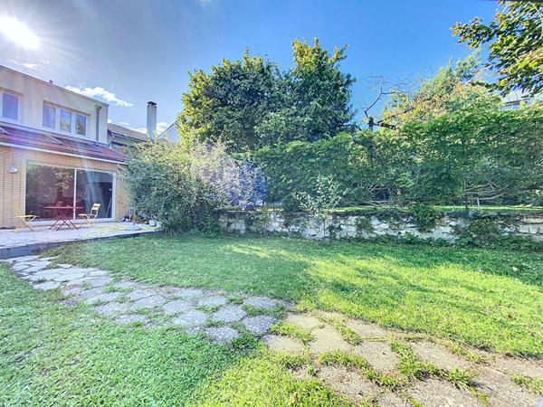 Maison Suresnes 7 pièce(s) 185 m2