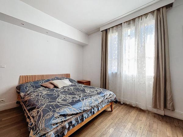 Maison Suresnes 7 pièce(s) 185 m2