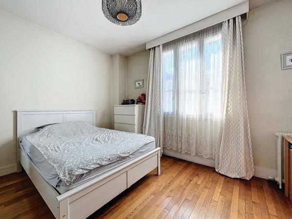 Maison Suresnes 7 pièce(s) 185 m2