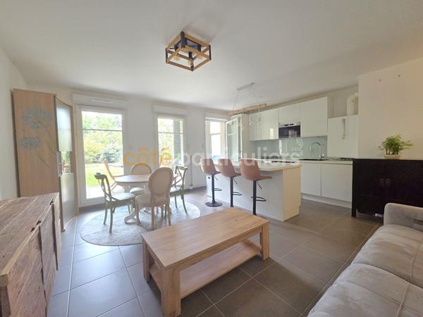 Vente
                Appartement64 m² - 3 Pièces -
                    MAREIL MARLY (78750)