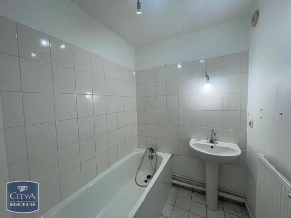 Appartement à louer 2 pièces 52.22m² Certines (01240)