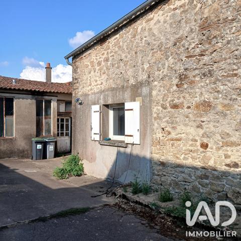 Location appartement 2 pièces 74 m² La Ferrière